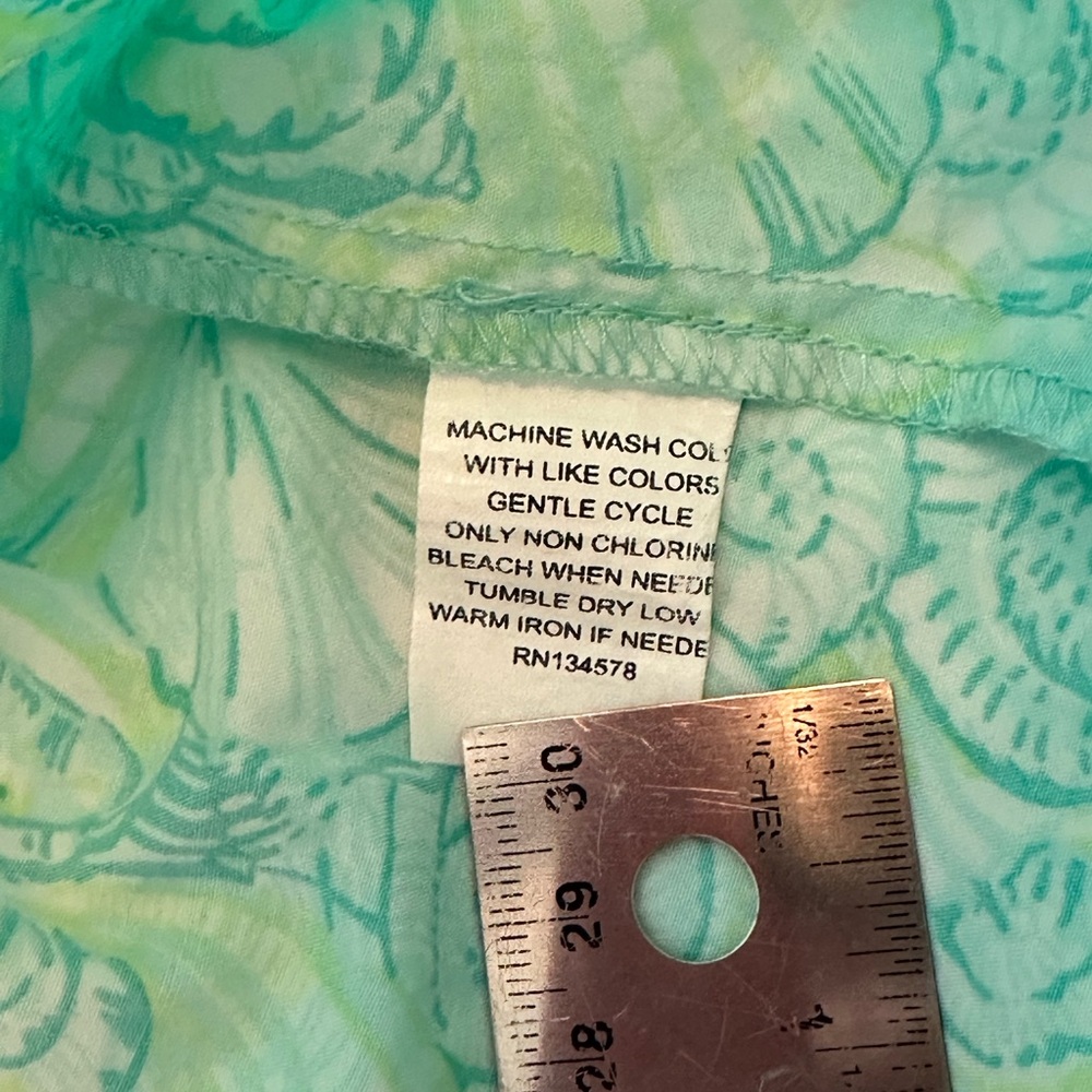 Vineyard Vines Teal and Green Seashell Patterned Top XS EUC - Picture 5 of 5
